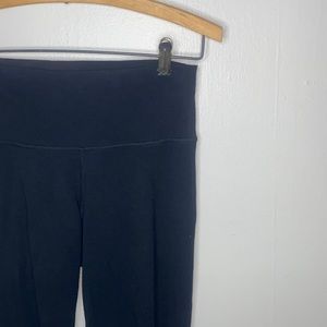 🐚Black Active go dry Tall leggings with adorable design at bottoms!